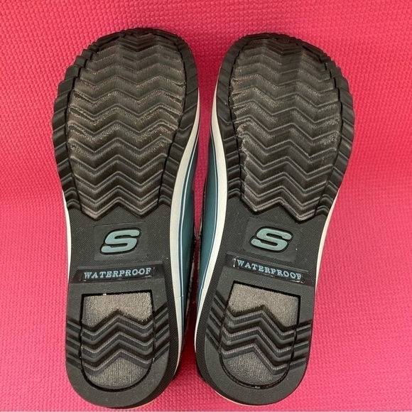 - Skechers Waterproof Thinsulate Insulation Rain Boots Blue W/ Black-White… - Picture 9 of 11